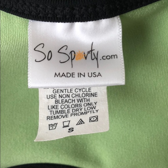 Racer back workout top with built-in shelf bra - Picture 4 of 5